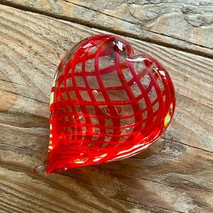 ♥️Crystal and glass heart with beautiful bright red throughout. Exquisite